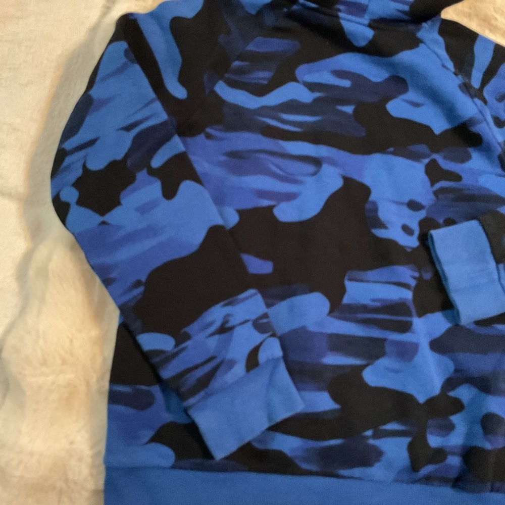 UNDER ARMOUR• Boys Blue & Black Camo Hoodie•XL - Picture 6 of 12